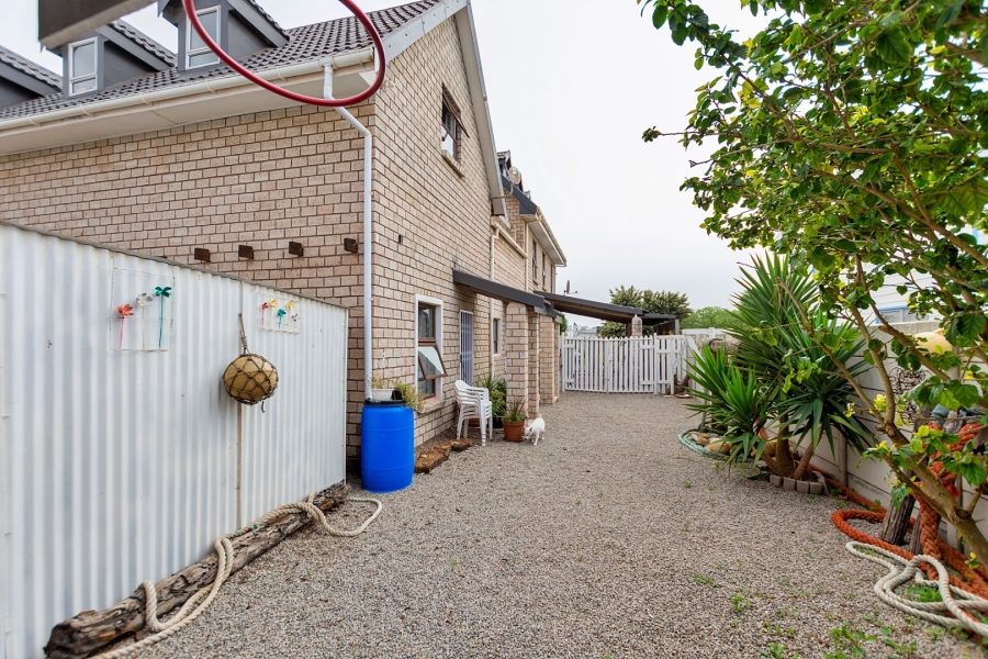 5 Bedroom Property for Sale in Britannia Bay Western Cape